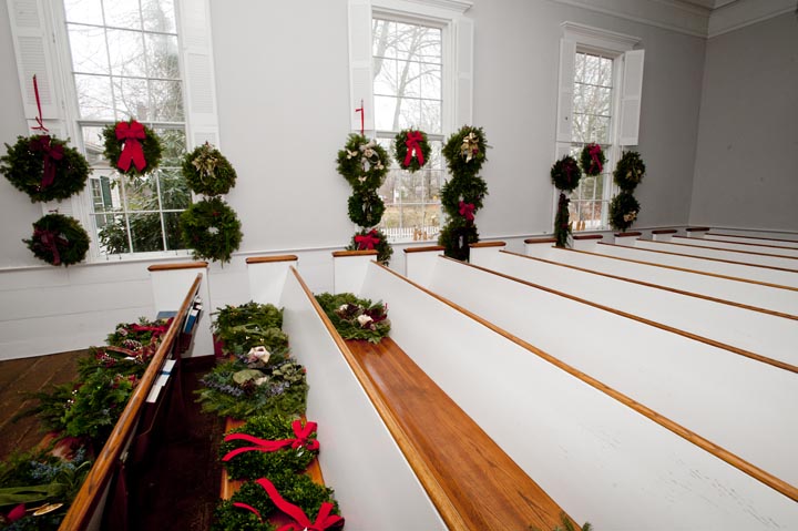 pews