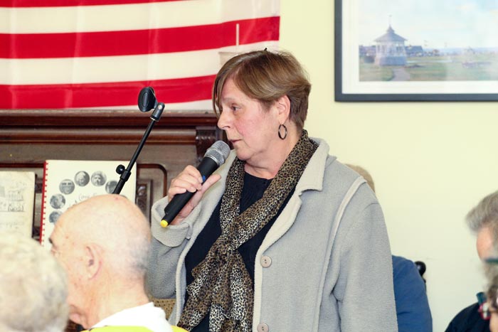 Susan Von Steiger microphone