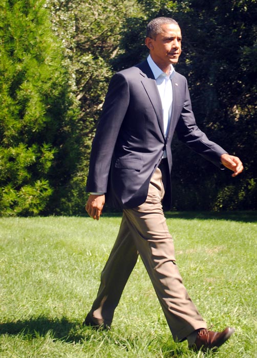 Obama press conference potus president strides