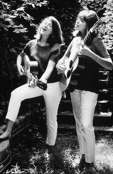 Lucy Carly Simon guitars BW