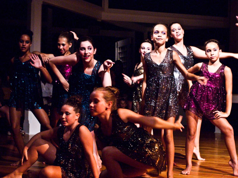 Jil Matriscianos troupe