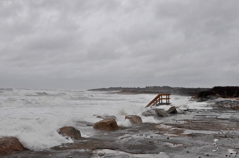 Squibnocket beach parking lot