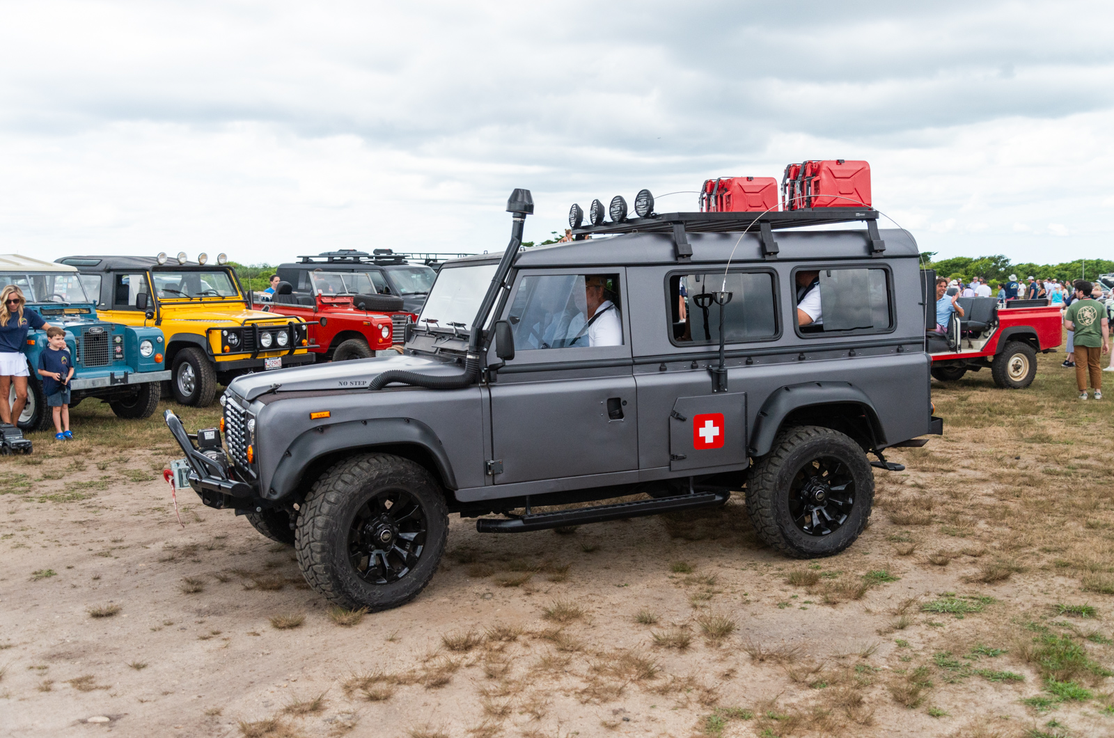 Some owners are more interested in casual or decorative configurations, others focus on off-road capability.