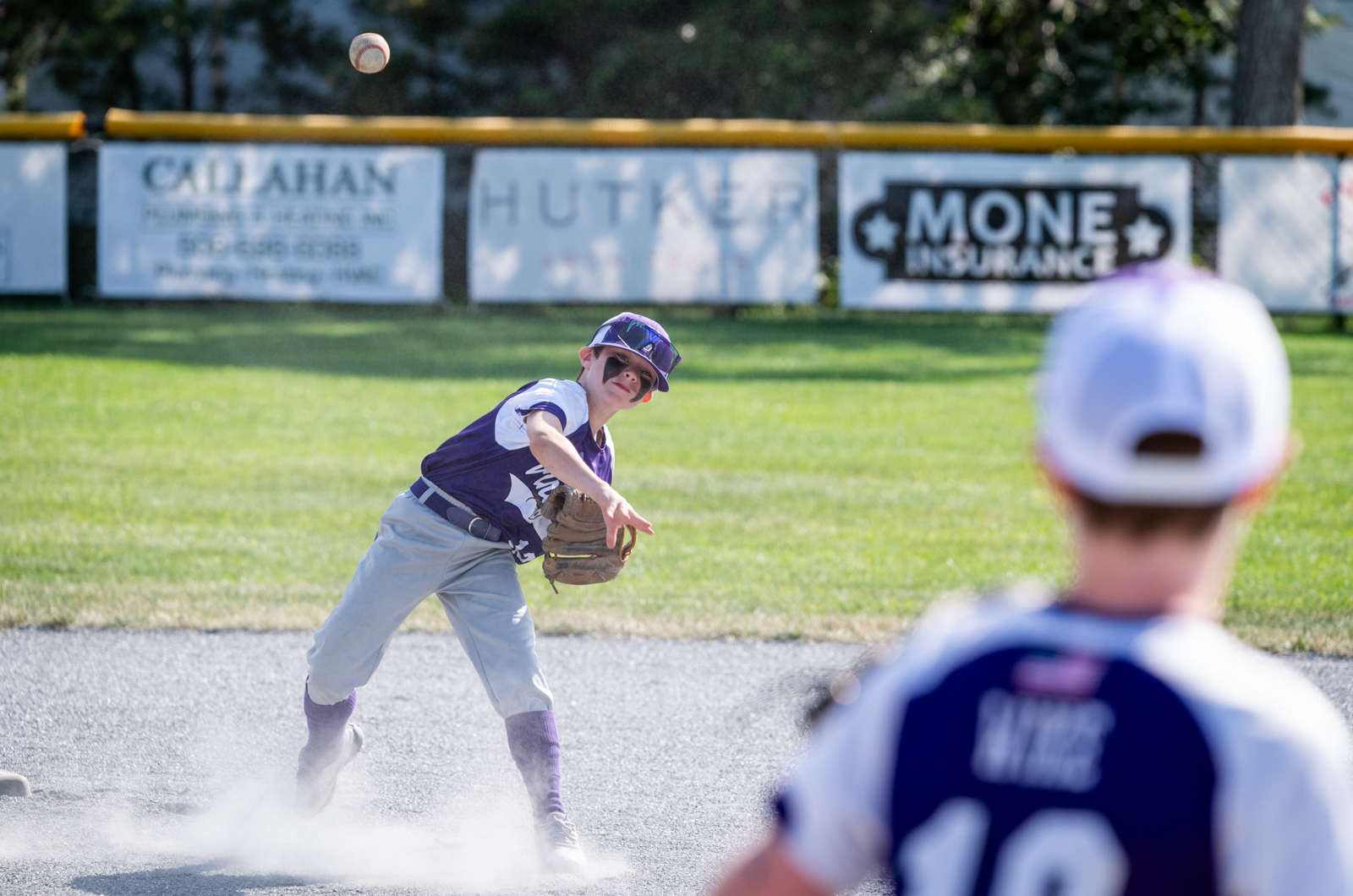 Emmett Sylva throws to Hudson Wike.