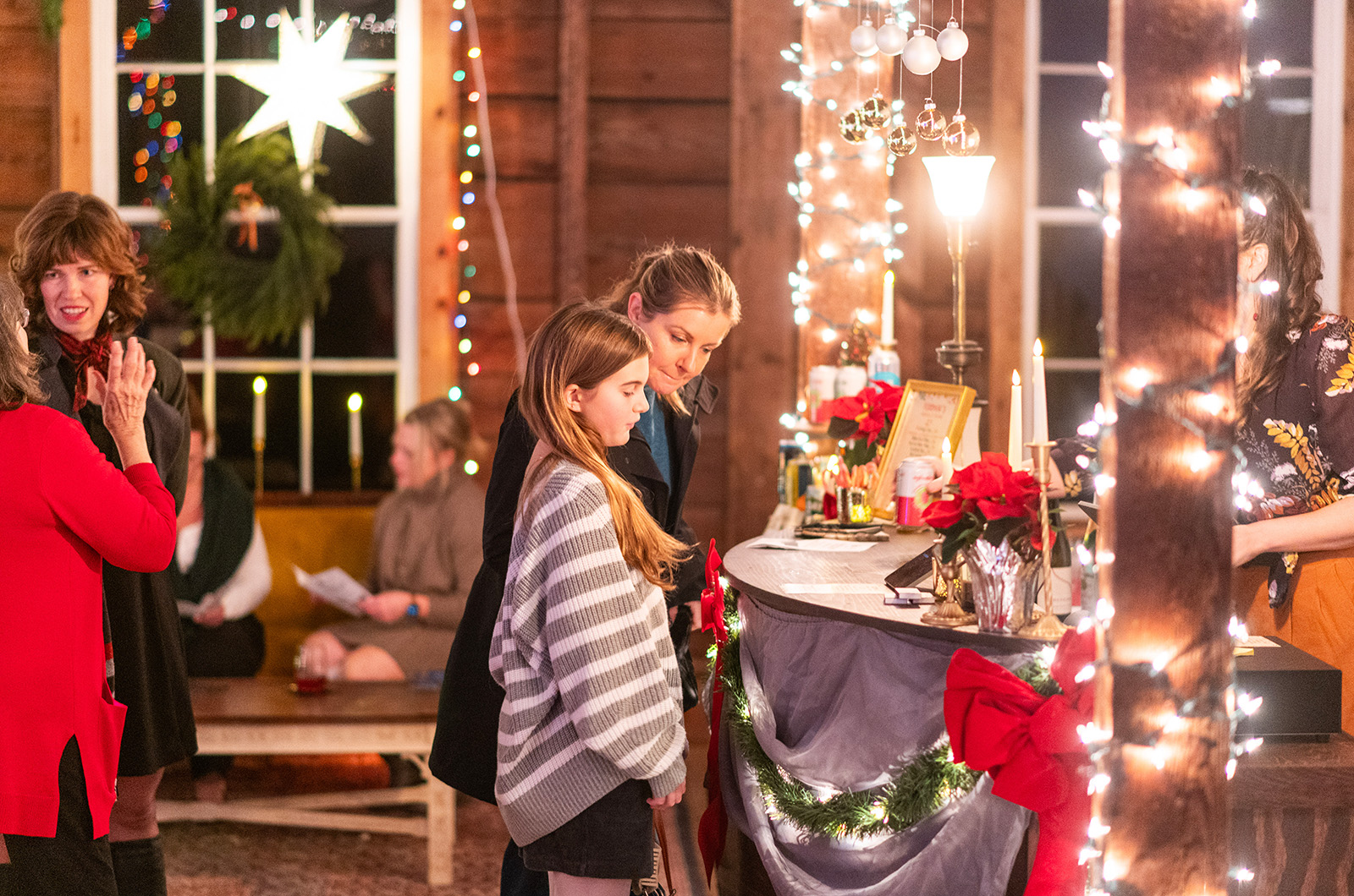 Holiday beverages were on offer at Fezzwig's bar.