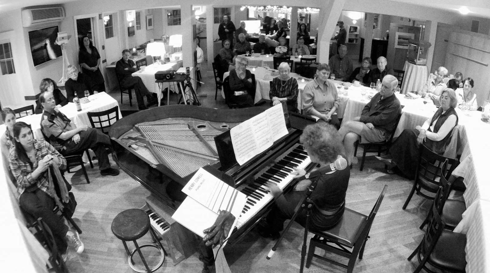 piano performance dee stevens