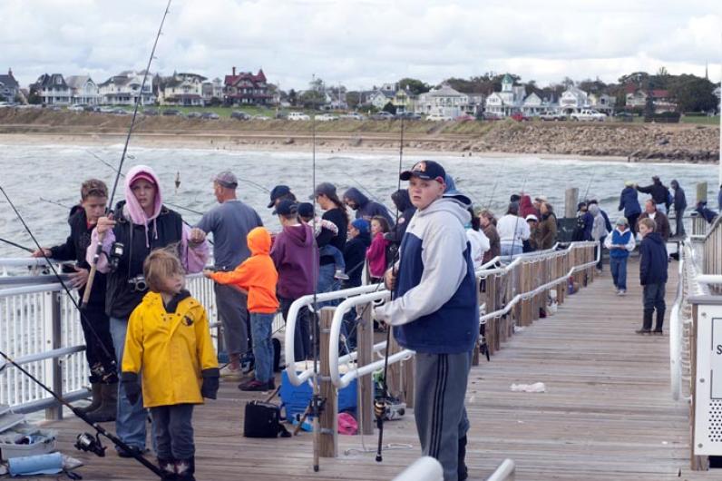 kids fishing wharf