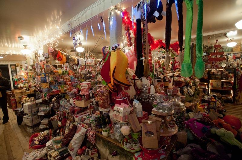 Alley's General Store, Christmas