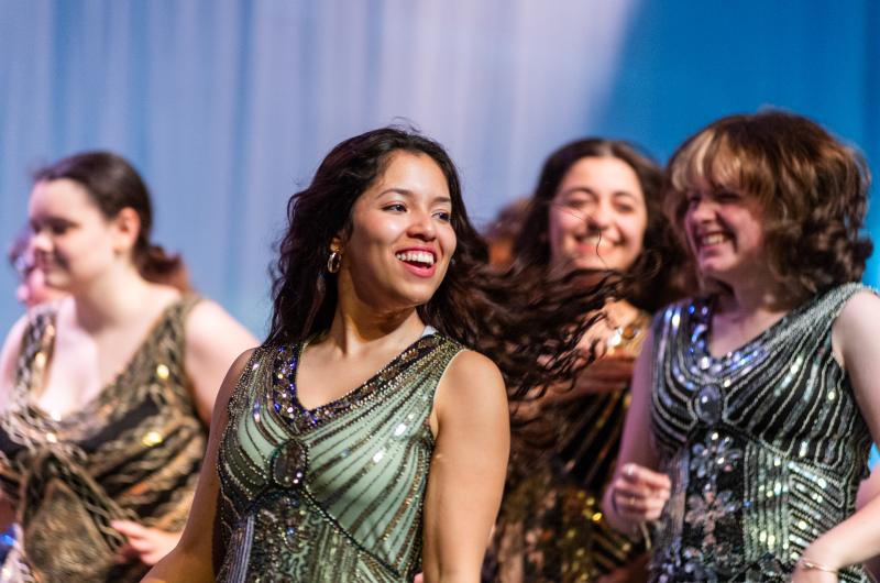 Gabby Silveira (center-left).
