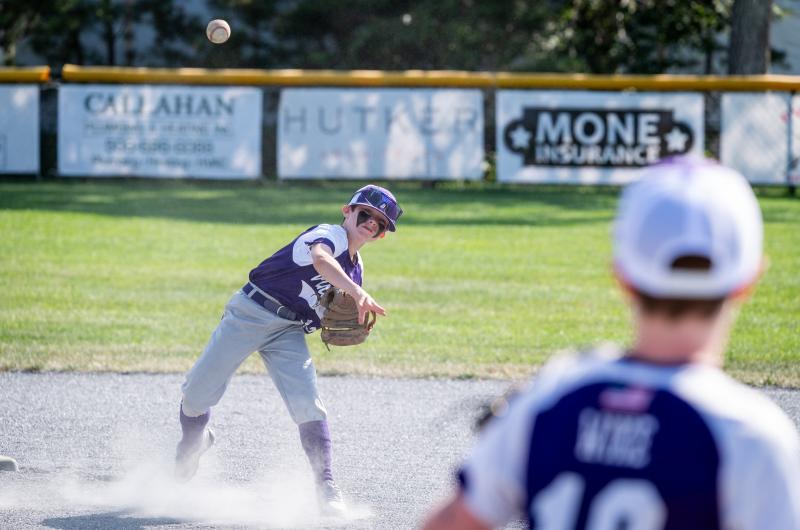 Emmett Sylva throws to Hudson Wike.
