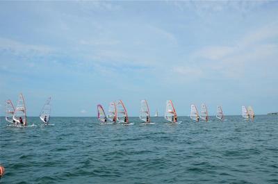 windsurfing