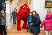 Maxim and Milena Lowe meet Clifford.