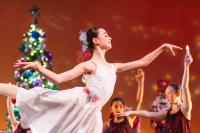 Ballet dancers spread holiday spirit.